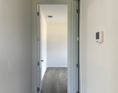 2329 Nw 27th Avenue - Photo Thumbnail 12