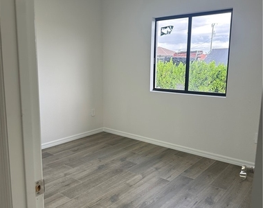 2329 Nw 27th Avenue - Photo Thumbnail 15