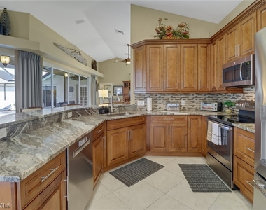 1466 Vintage Lane - Photo Thumbnail 5