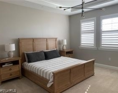 16390 Viansa Way - Photo Thumbnail 8