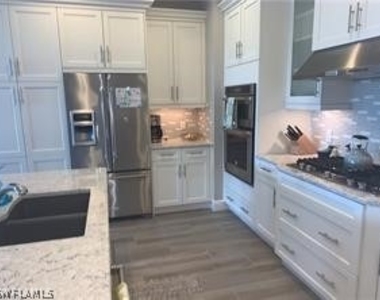 16390 Viansa Way - Photo Thumbnail 3