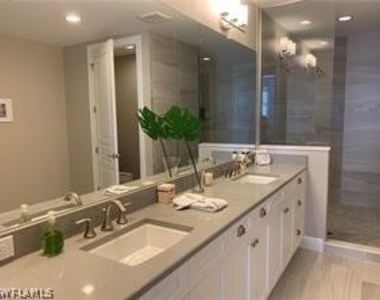 16390 Viansa Way - Photo Thumbnail 9