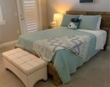 16390 Viansa Way - Photo Thumbnail 10