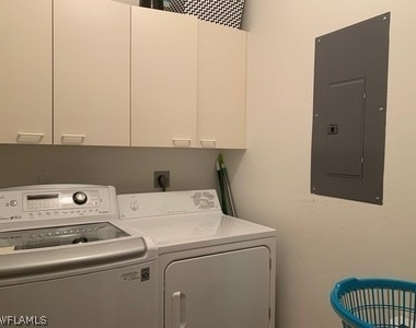 2021 Crestview Way - Photo Thumbnail 22