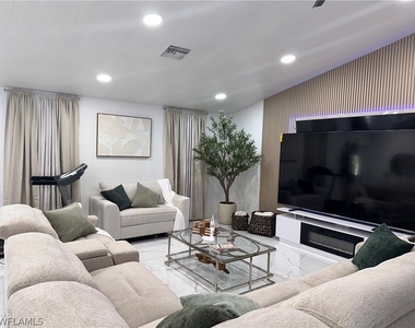3417 31st Street W - Photo Thumbnail 5