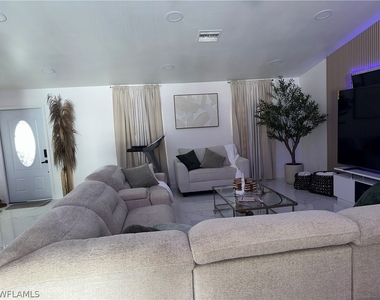 3417 31st Street W - Photo Thumbnail 6