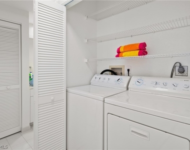 784 Willowbrook Drive - Photo Thumbnail 13