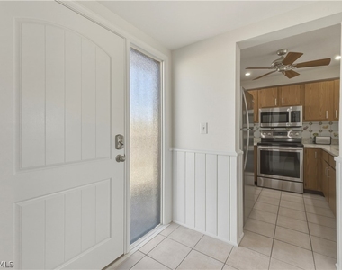 801 River Point Drive - Photo Thumbnail 3