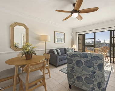 801 River Point Drive - Photo Thumbnail 8
