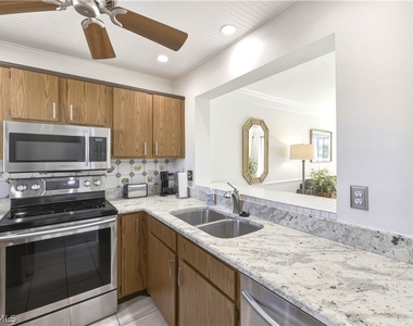 801 River Point Drive - Photo Thumbnail 4