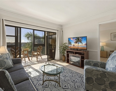 801 River Point Drive - Photo Thumbnail 12