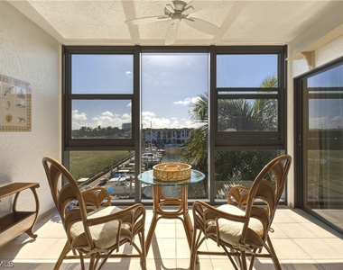 801 River Point Drive - Photo Thumbnail 13