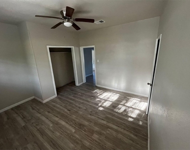 1648 W Rev Dr Ransom Howard Street - Photo Thumbnail 11
