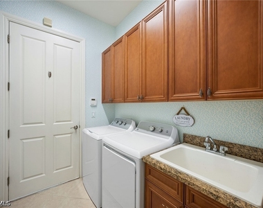 7692 Cottesmore Drive - Photo Thumbnail 21