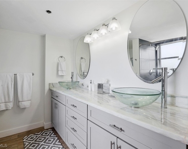5501 Heron Point Drive - Photo Thumbnail 12