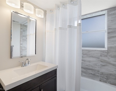 5501 Heron Point Drive - Photo Thumbnail 15