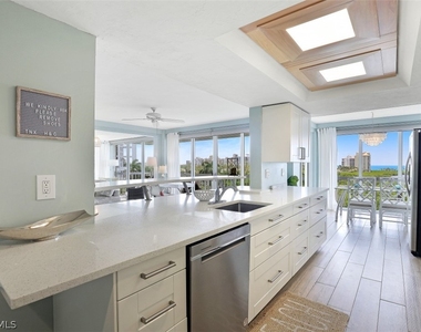 5501 Heron Point Drive - Photo Thumbnail 6