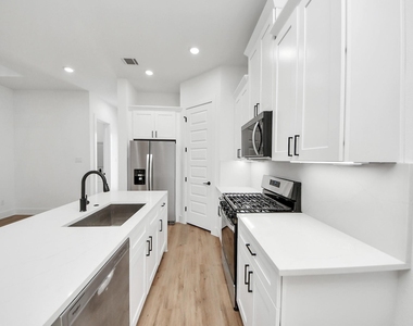 3310 Hardy Street - Photo Thumbnail 8