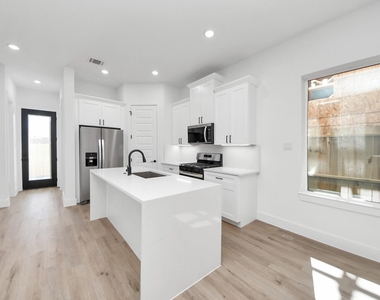 3310 Hardy Street - Photo Thumbnail 7
