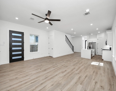 3310 Hardy Street - Photo Thumbnail 4