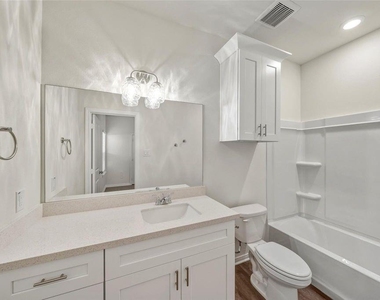 714 West Dallas Street - Photo Thumbnail 13