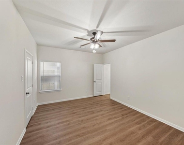 714 West Dallas Street - Photo Thumbnail 12