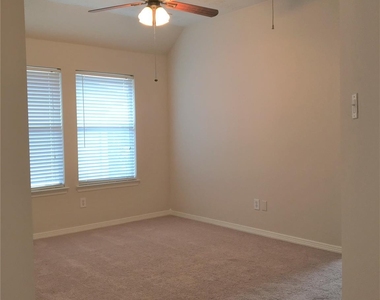 2214 Valley View Crossing - Photo Thumbnail 16