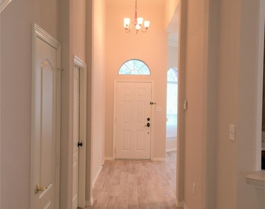 2214 Valley View Crossing - Photo Thumbnail 6
