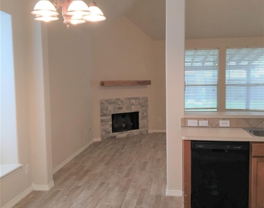 2214 Valley View Crossing - Photo Thumbnail 10