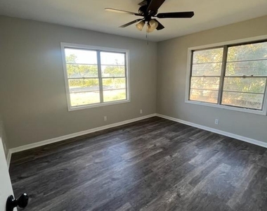 1013 W Spanish Camp Road - Photo Thumbnail 5