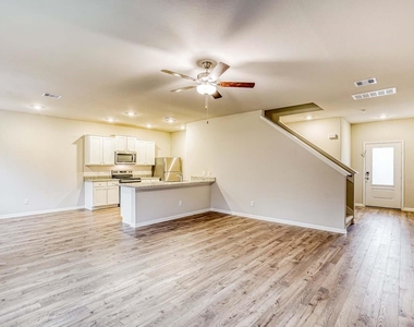 8214 Sunberry Shadow Drive - Photo Thumbnail 3