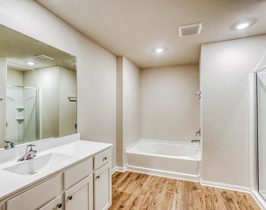 8214 Sunberry Shadow Drive - Photo Thumbnail 9