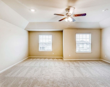 8214 Sunberry Shadow Drive - Photo Thumbnail 7