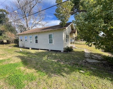 724 Orange Avenue - Photo Thumbnail 1