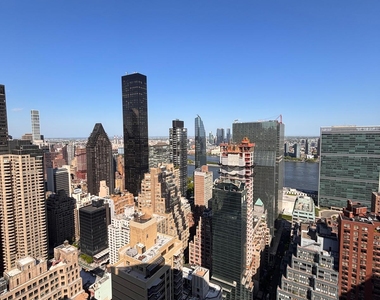 East 44th Street - Photo Thumbnail 9