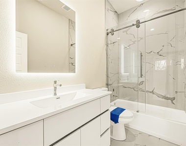 704 Savonna - Photo Thumbnail 14