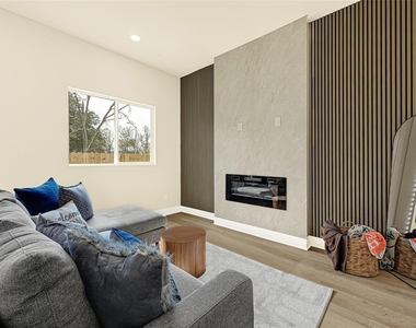 704 Savonna - Photo Thumbnail 3