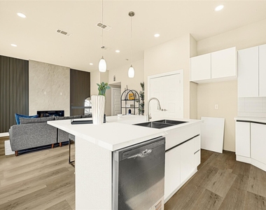 704 Savonna - Photo Thumbnail 8