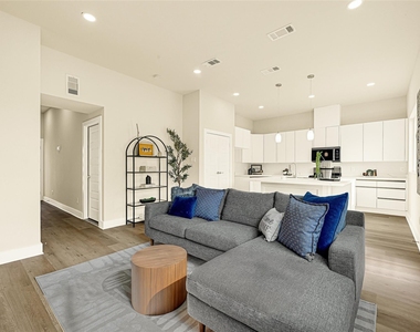 704 Savonna - Photo Thumbnail 4
