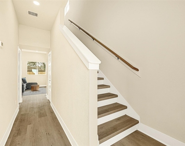 704 Savonna - Photo Thumbnail 1