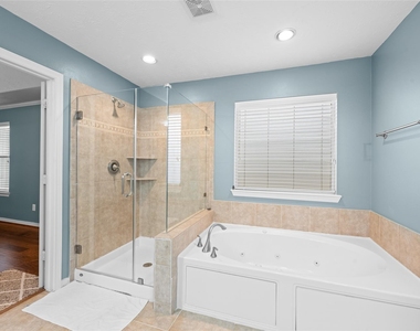 3410 Skyline Village Drive - Photo Thumbnail 38