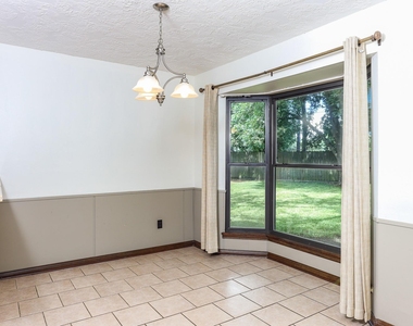 1226 Ferndale Drive - Photo Thumbnail 11