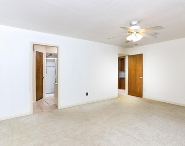 1226 Ferndale Drive - Photo Thumbnail 20