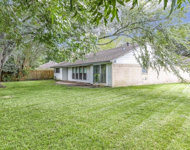 1226 Ferndale Drive - Photo Thumbnail 3