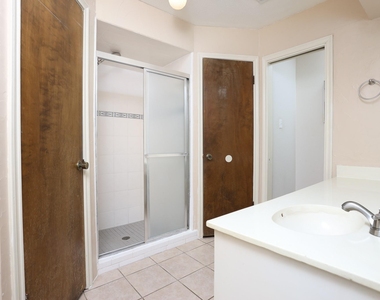 1226 Ferndale Drive - Photo Thumbnail 21