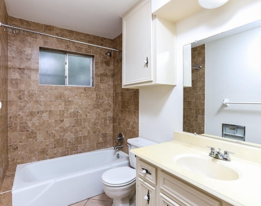 1226 Ferndale Drive - Photo Thumbnail 18