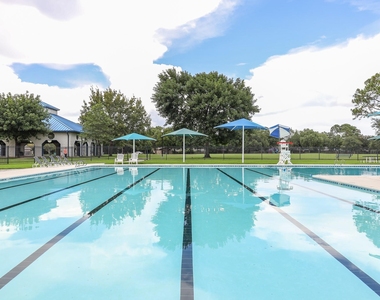 1226 Ferndale Drive - Photo Thumbnail 7
