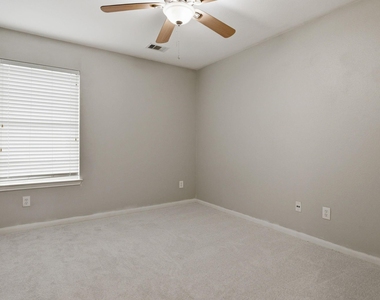 16019 Summerville Lake Drive - Photo Thumbnail 7