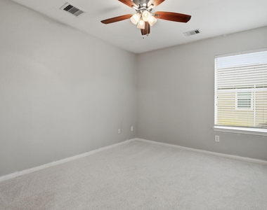 16019 Summerville Lake Drive - Photo Thumbnail 8