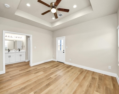 5211 Amy Street - Photo Thumbnail 8